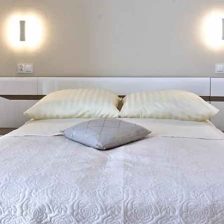 Aparthotel Lc & Z57 4*